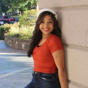 Meet your Posher, Leah